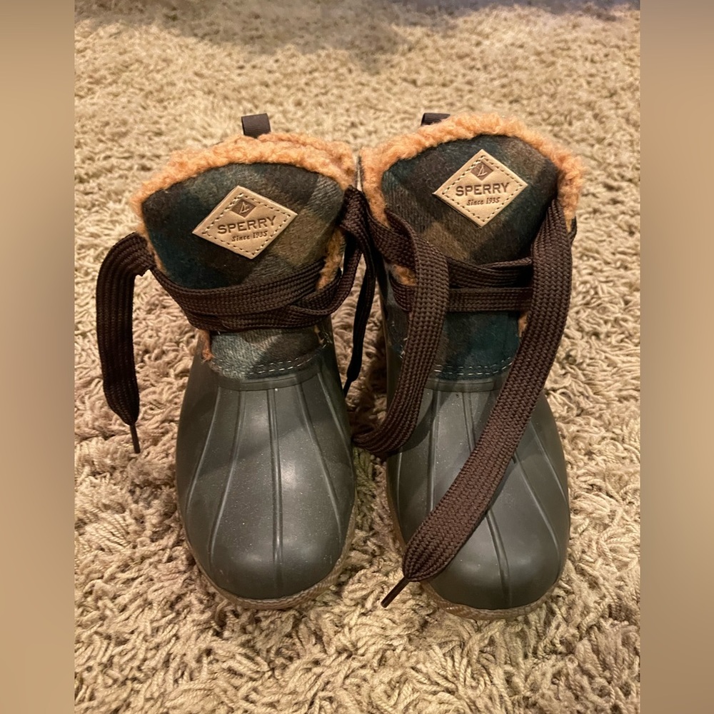 Never been worn Sperry Flannel plaid winter boots
